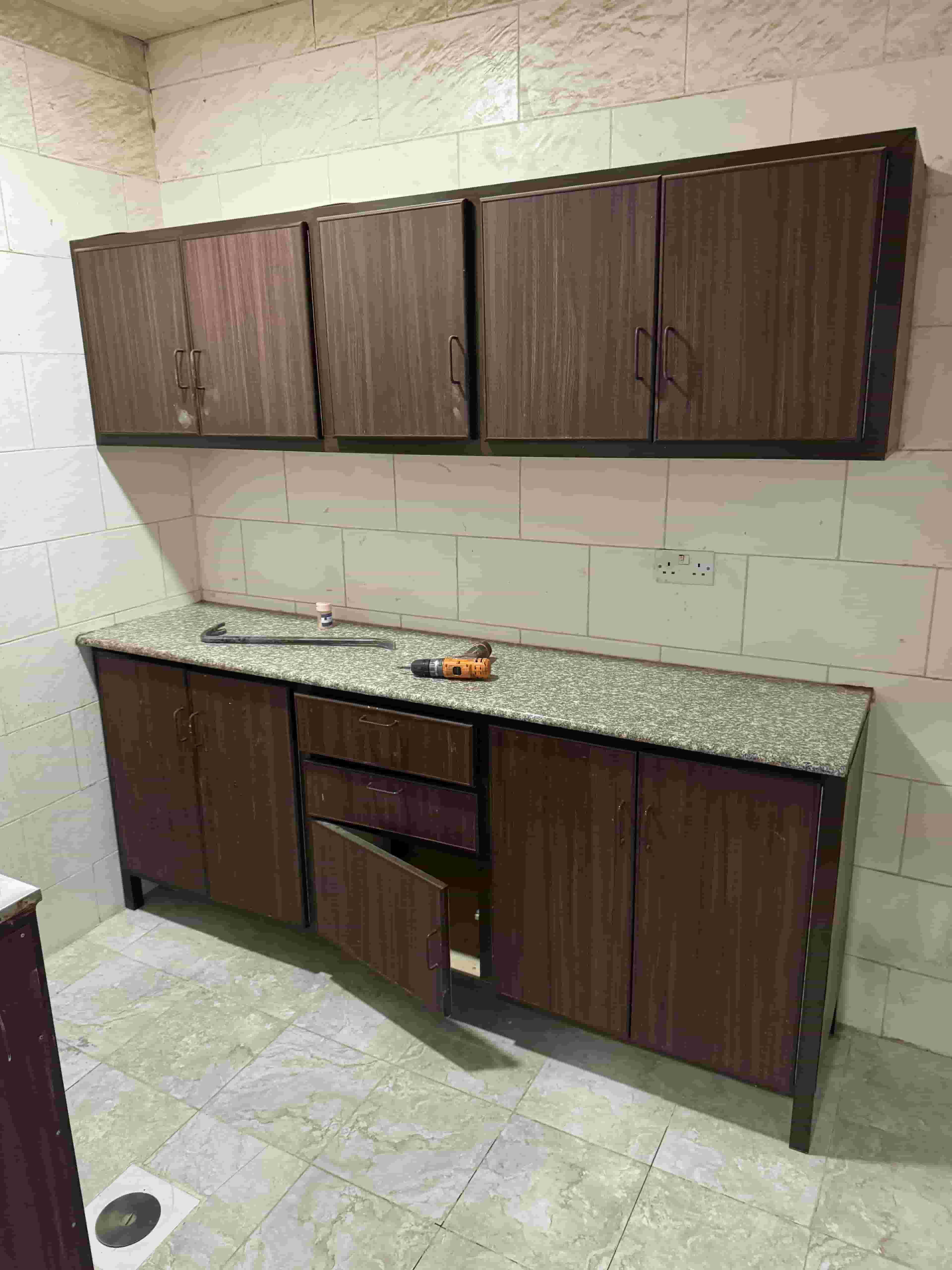 We buy all types of kitchens and home appliances 
