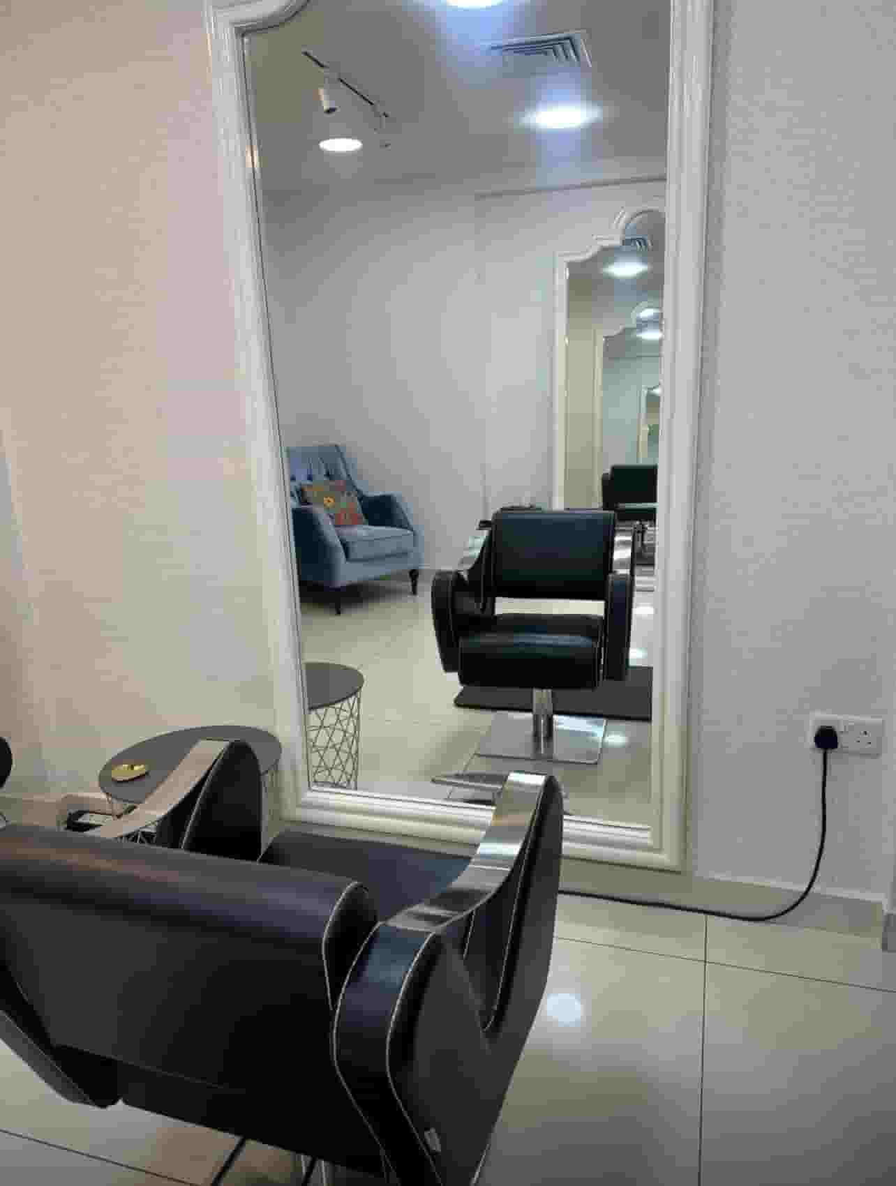 صالون تجميل سيدات للبيع