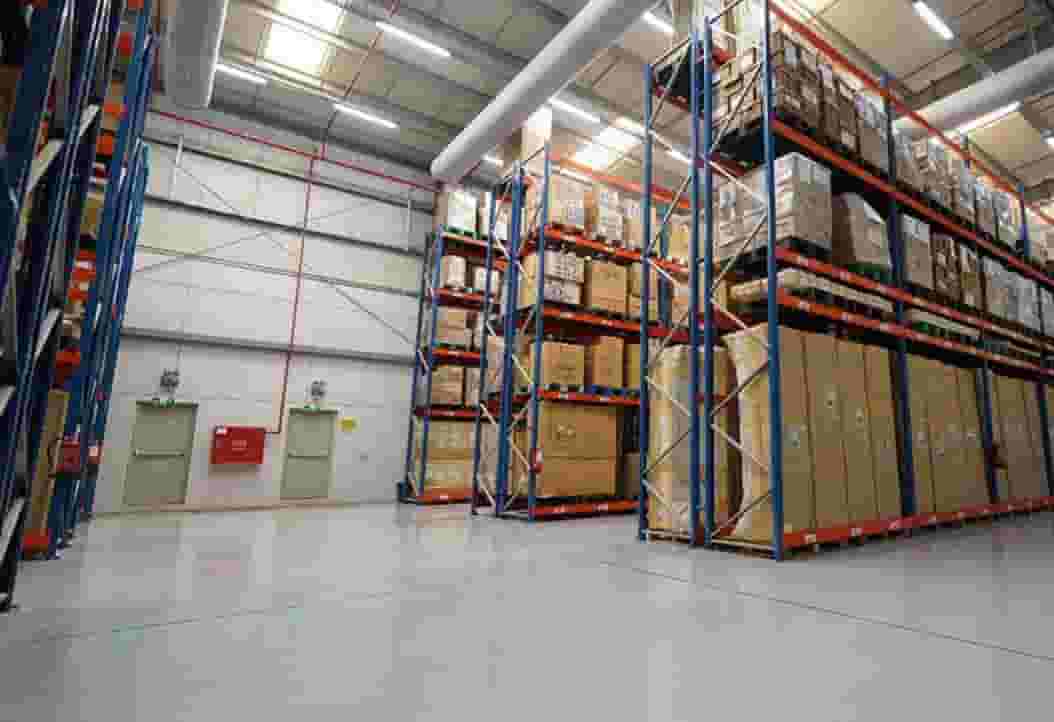 للايجار مخازن غذائيه في الشويخ