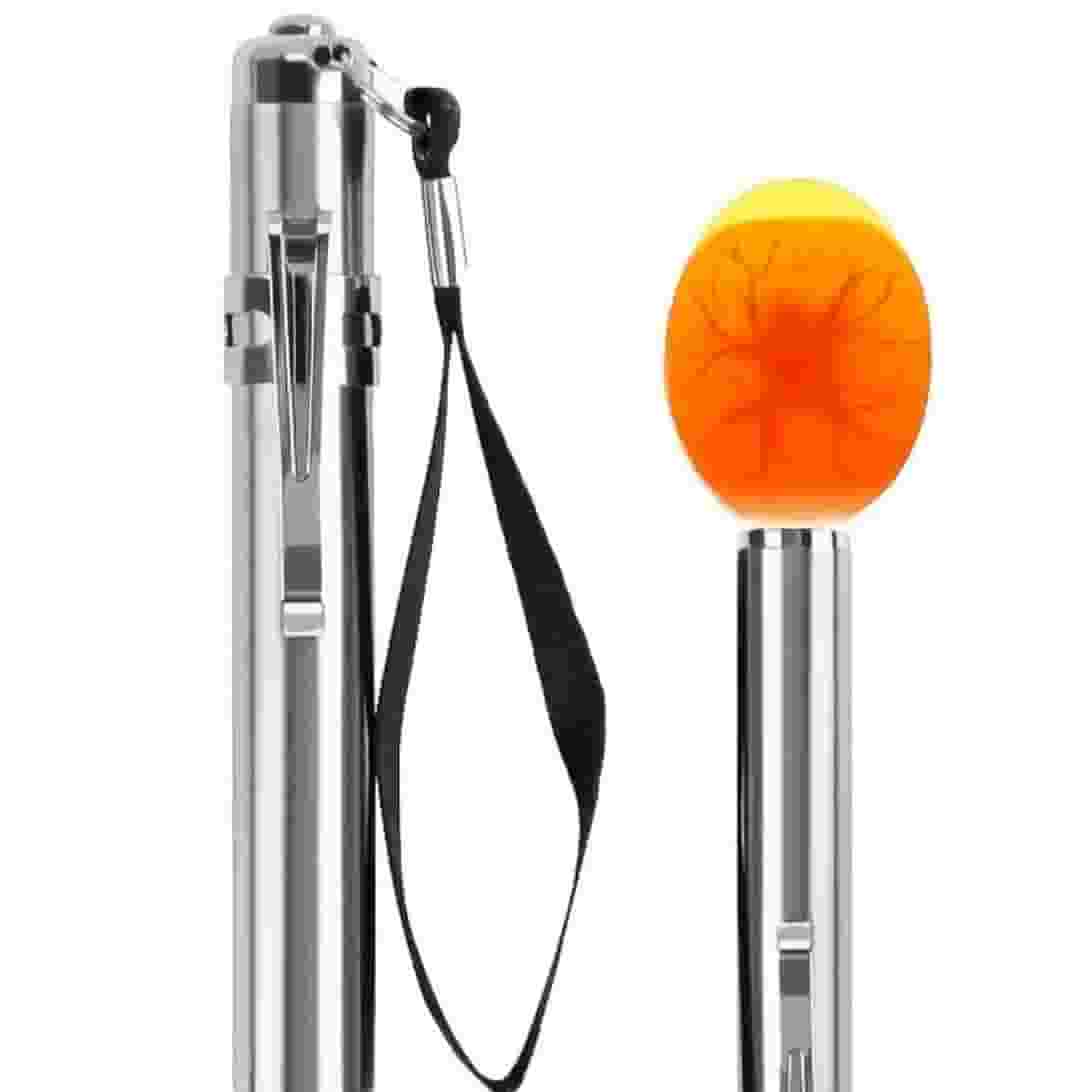 مصباح صغير يُستخدم لفحص البيض