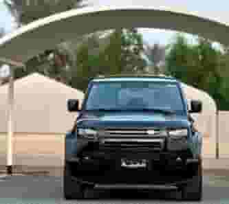 للبيع لاندروفر ديفندر 2023