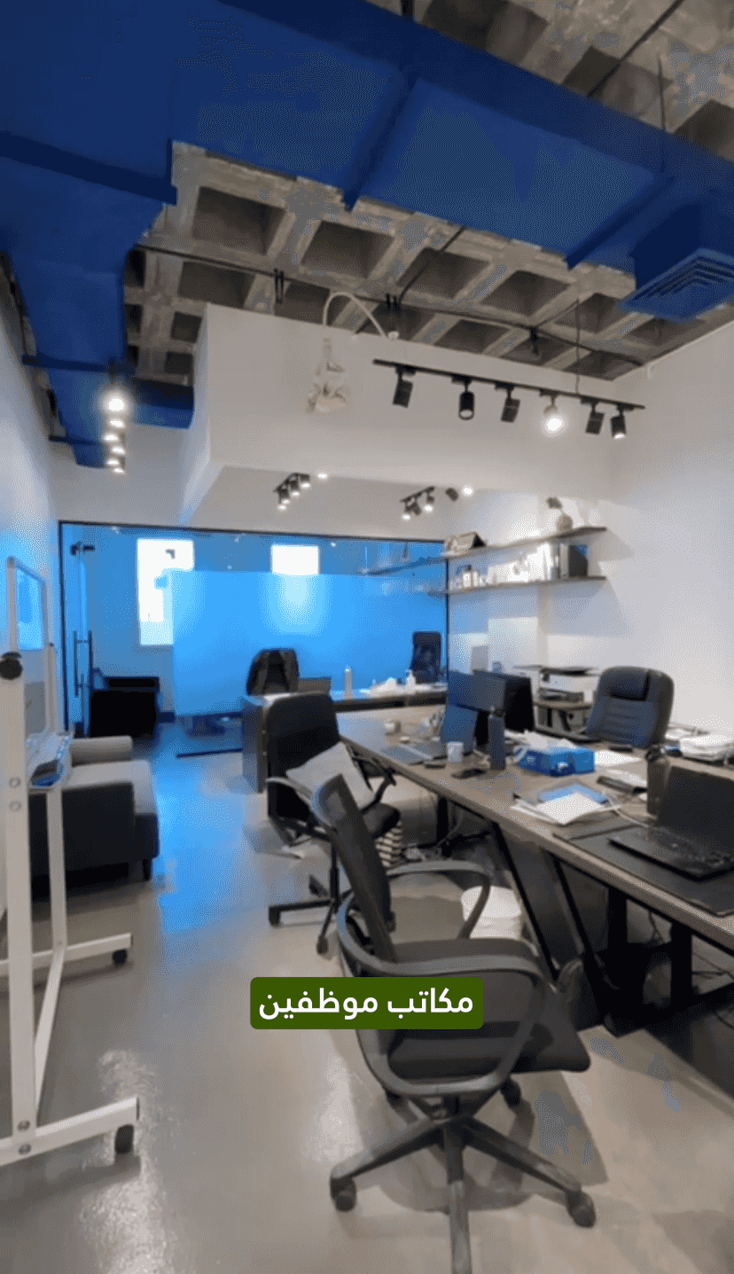 للايجار مكتب في منطقه شرق برج الدروازه 70م