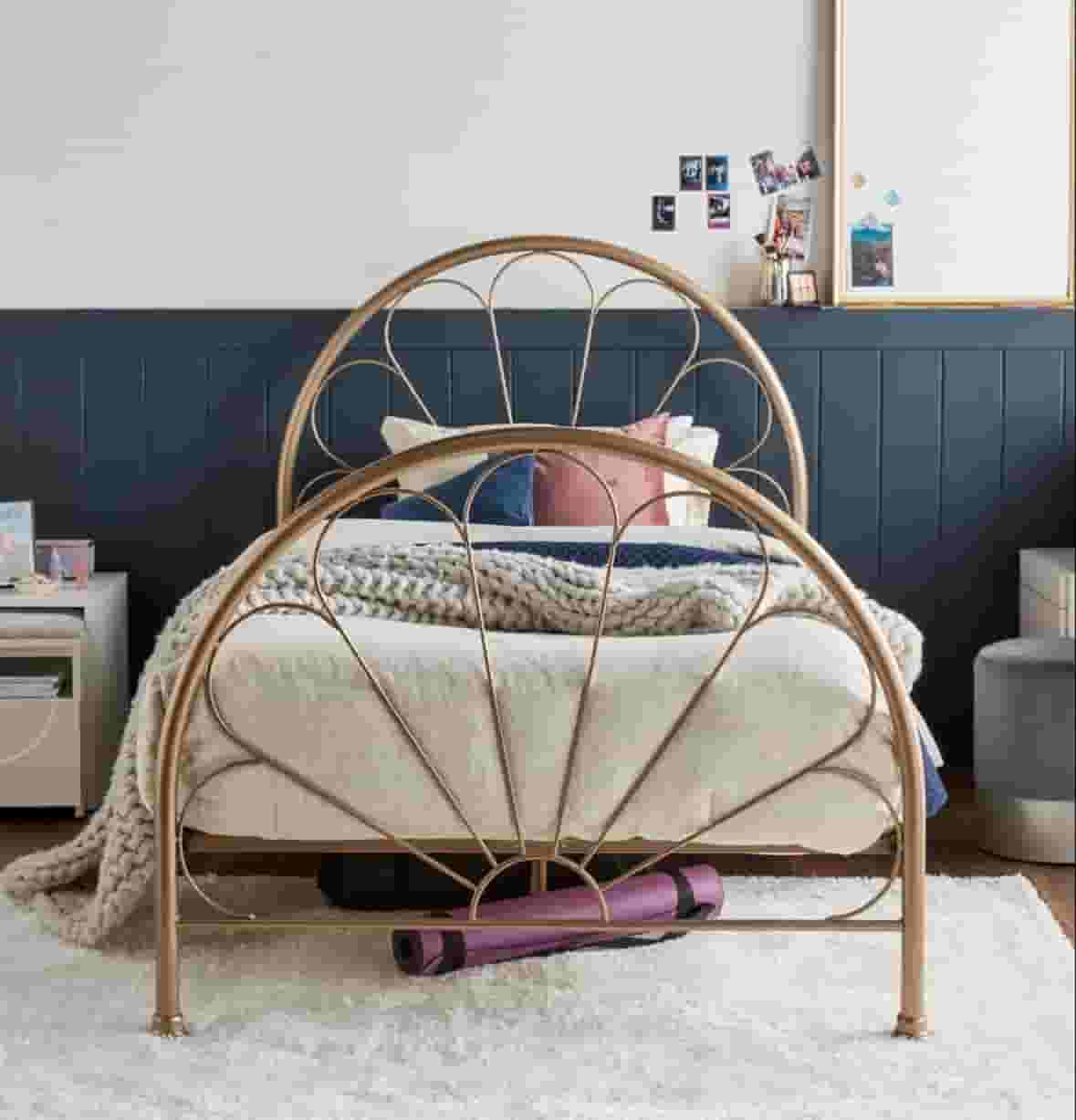 2 Home Center beds with mattress 2 Home Center beds with mattress