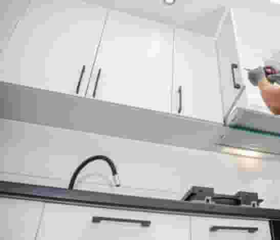Dismantling and installing kitchens and aluminum Dismantling and installing kitchens and aluminum