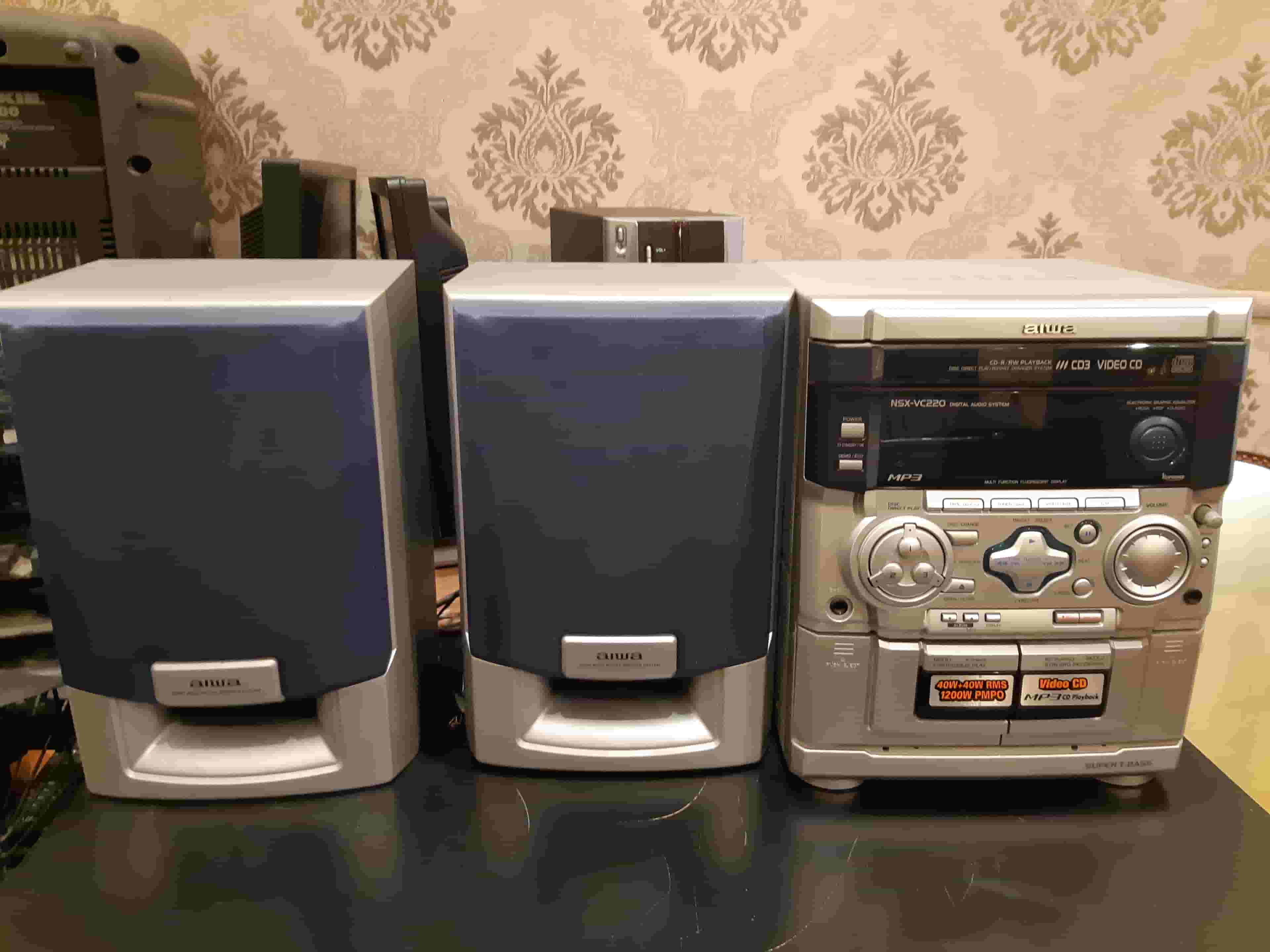 Mica Iowa recorder and stereo Mica Iowa recorder and stereo