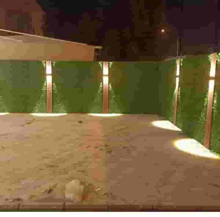 Installing a fence as an alternative to wood Installing a fence as an alternative to wood