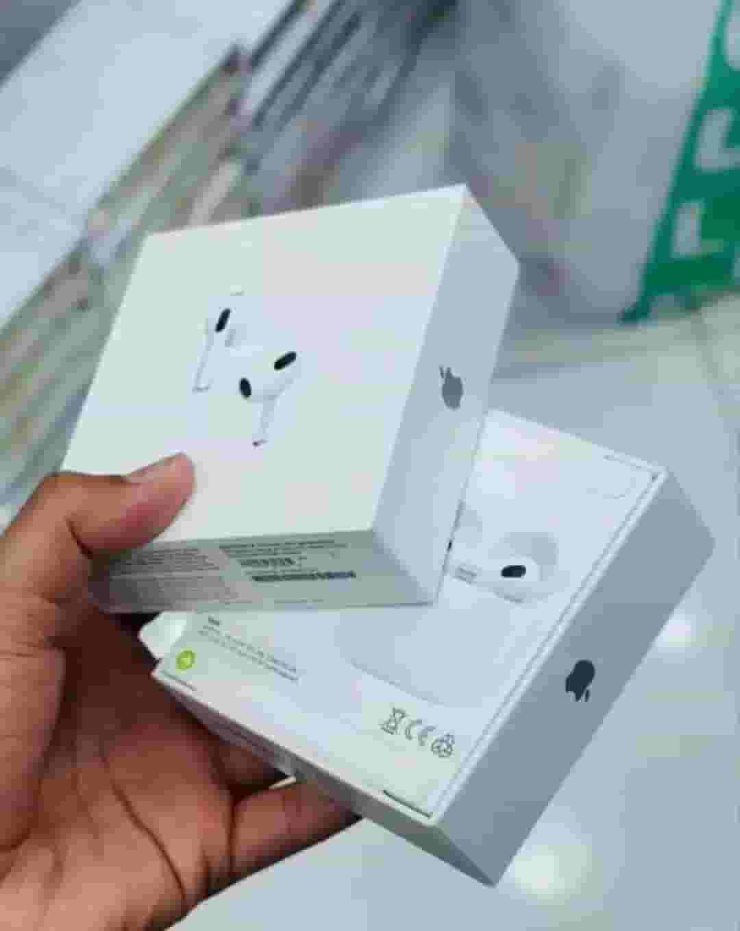 2 Apple AirPods Pro 2 2 Apple AirPods Pro 2