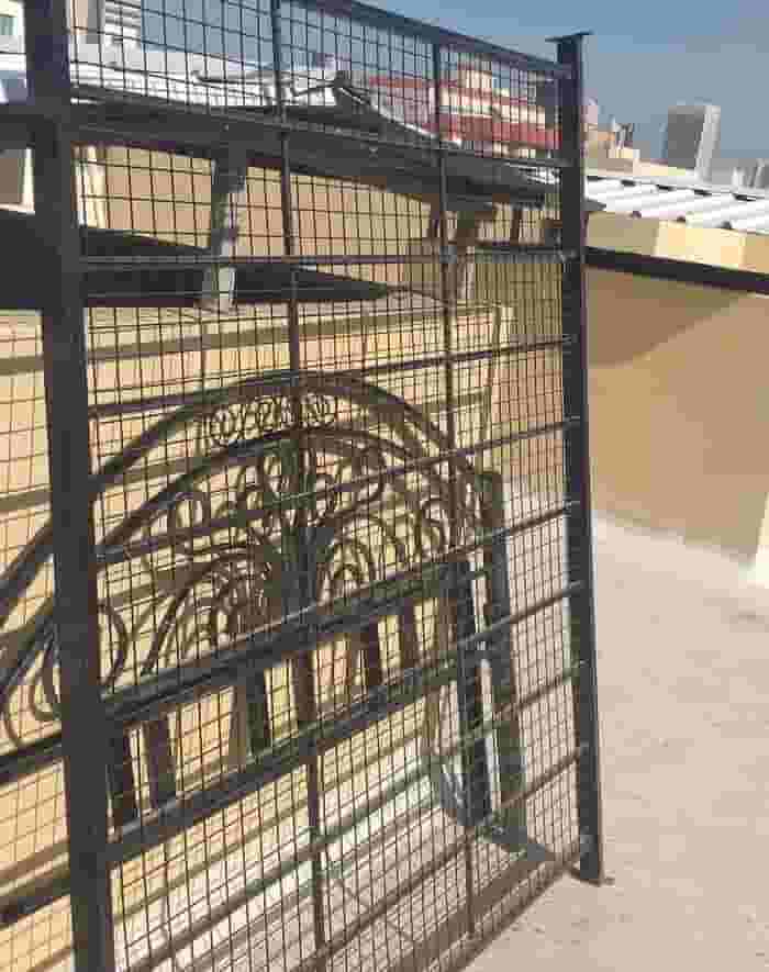 For sale 2 iron beds For sale 2 iron beds