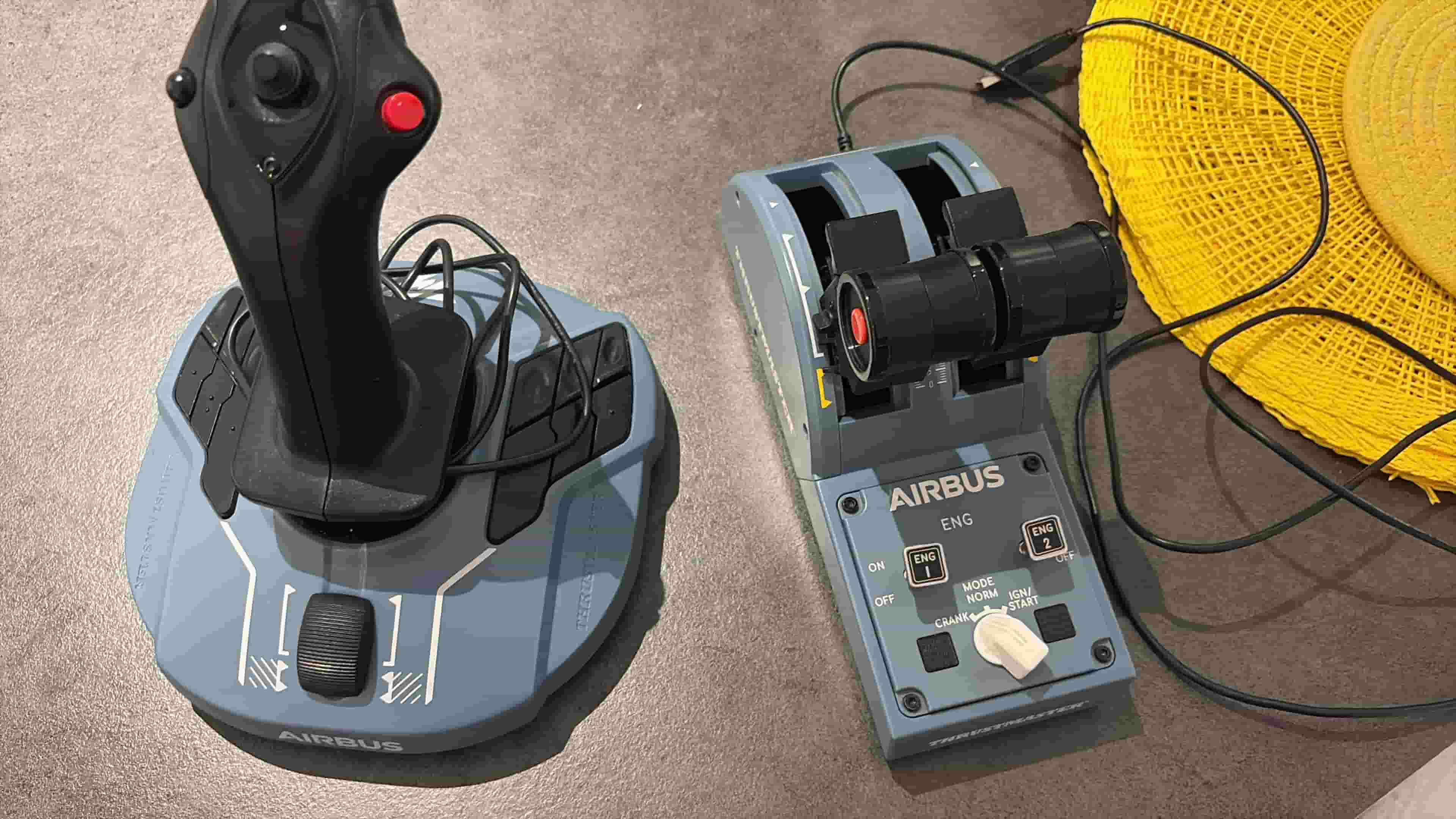 The flight controller works on PC and Xbox The flight controller works on PC and Xbox
