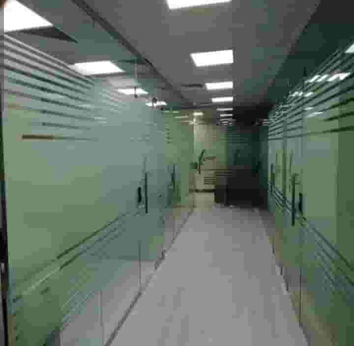 Installing glass, mirrors and shower box in Kuwait Installing glass, mirrors and shower box in Kuwait