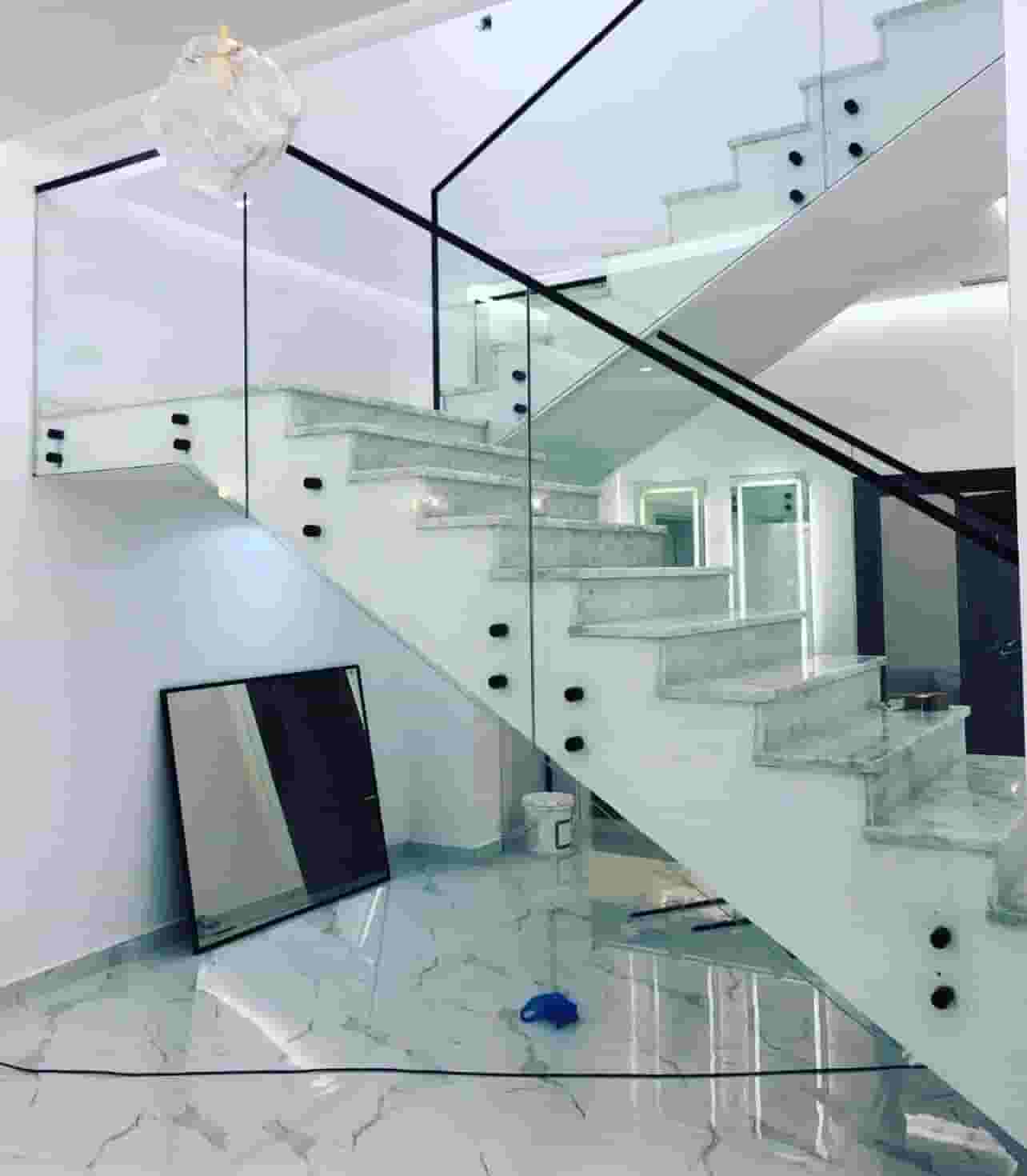 Glass and mirror technician Glass and mirror technician