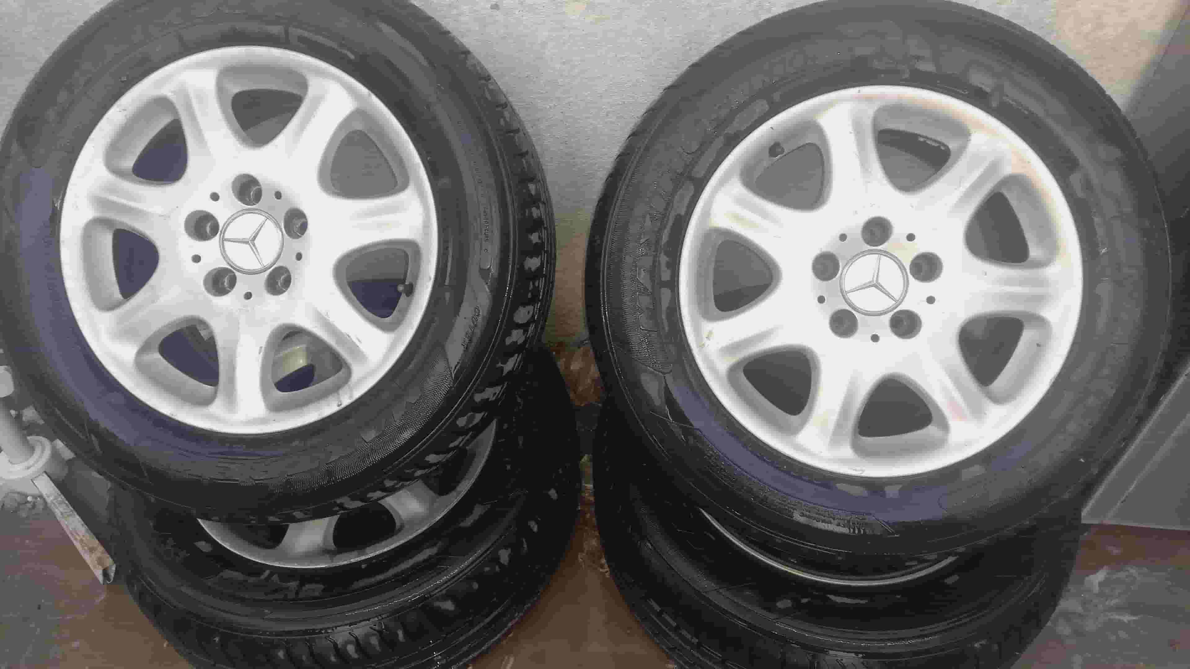 4 wheels Mercedes  4 wheels Mercedes