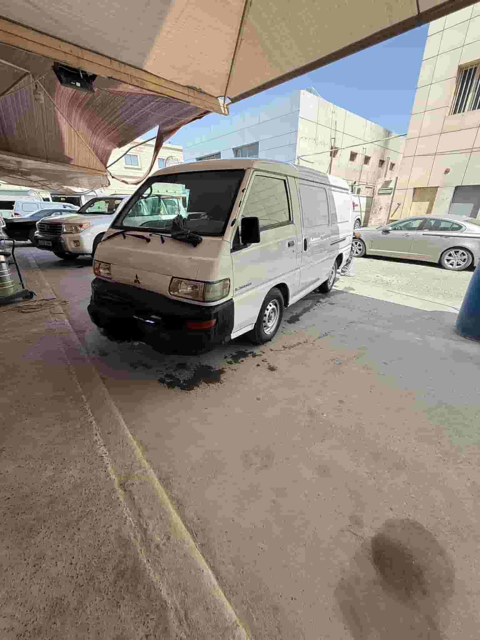 Mitsubishi bus for sale closed 2012 Mitsubishi bus for sale closed 2012